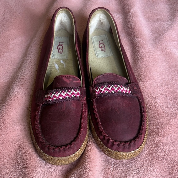 UGG Women's Maroon Moccasins with Woven Detail - Picture 1 of 5